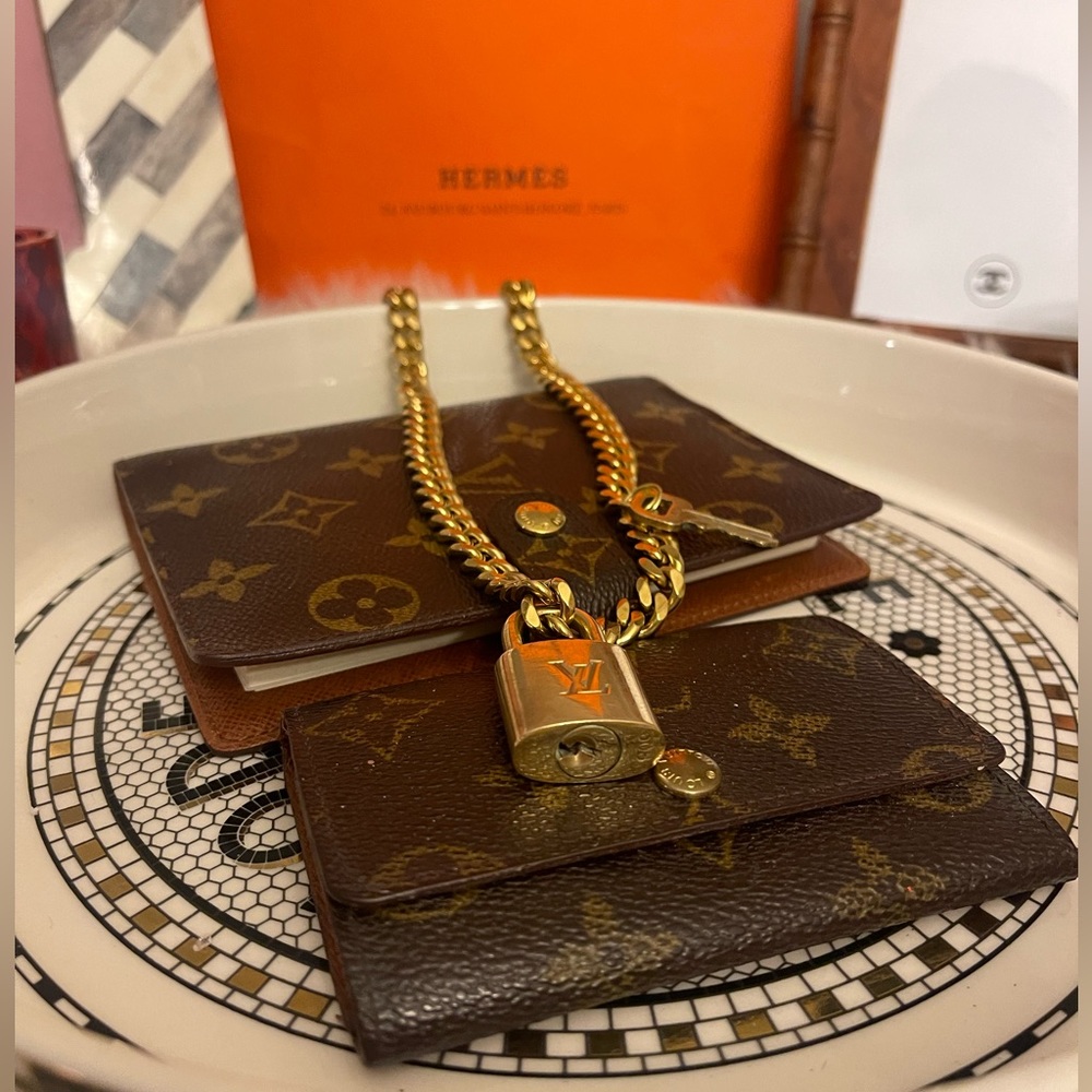 Authentic Louis Vuitton Lock and Key Set on Chain - Picture 4 of 13